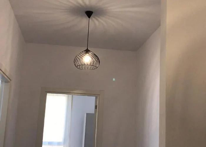 Vasil Gjika 1 * 地拉那